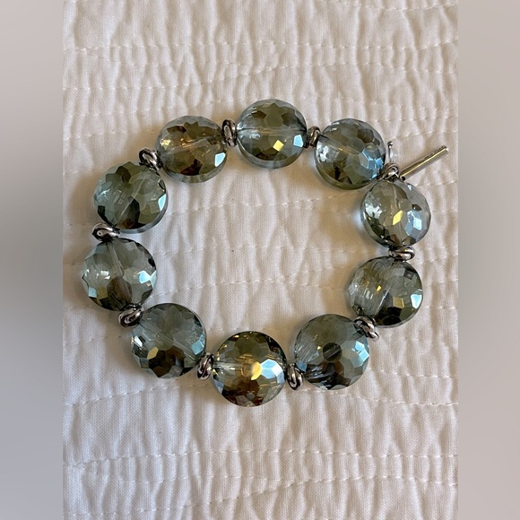 💚Kenneth Cole bracelet and earrings - Picture 2 of 3